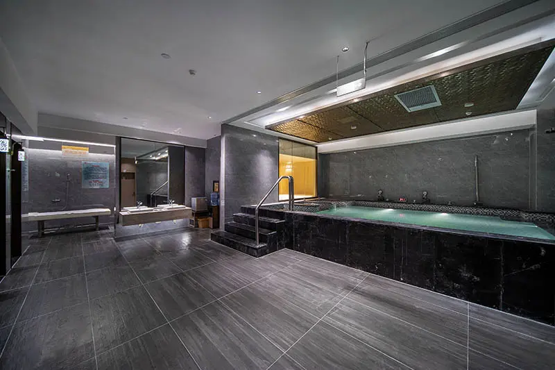 Hydrotherapy pool